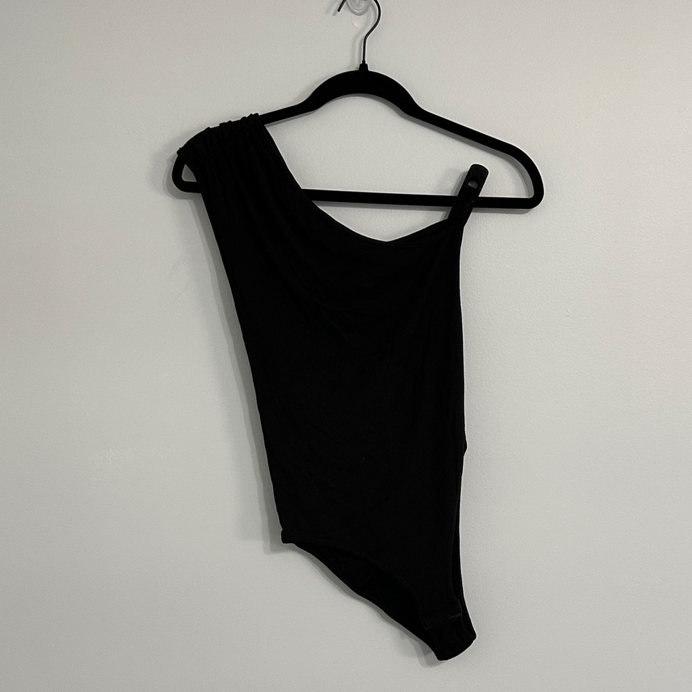 Elegant Black One-Shoulder Backless Bodysuit